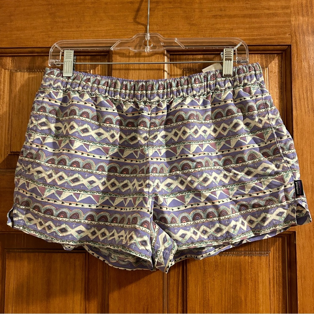 Patagonia womens barely baggies shorts multi color large geometric Aztec print